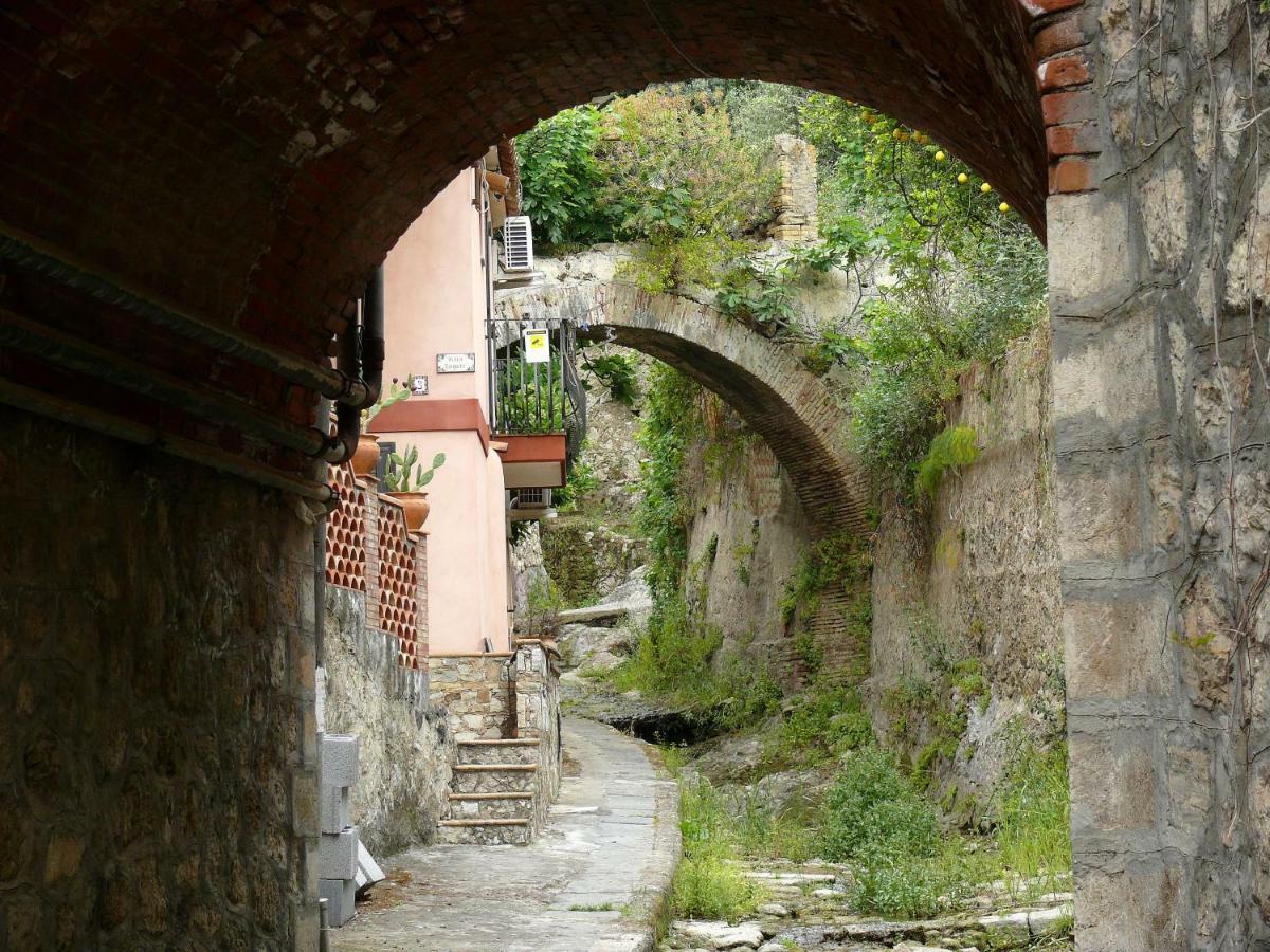 Invito Al Viaggio Giardini Naxos Exterior foto